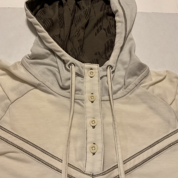The North Face Women’s Henley Pullover Hoodie Ivory - Picture 7 of 12
